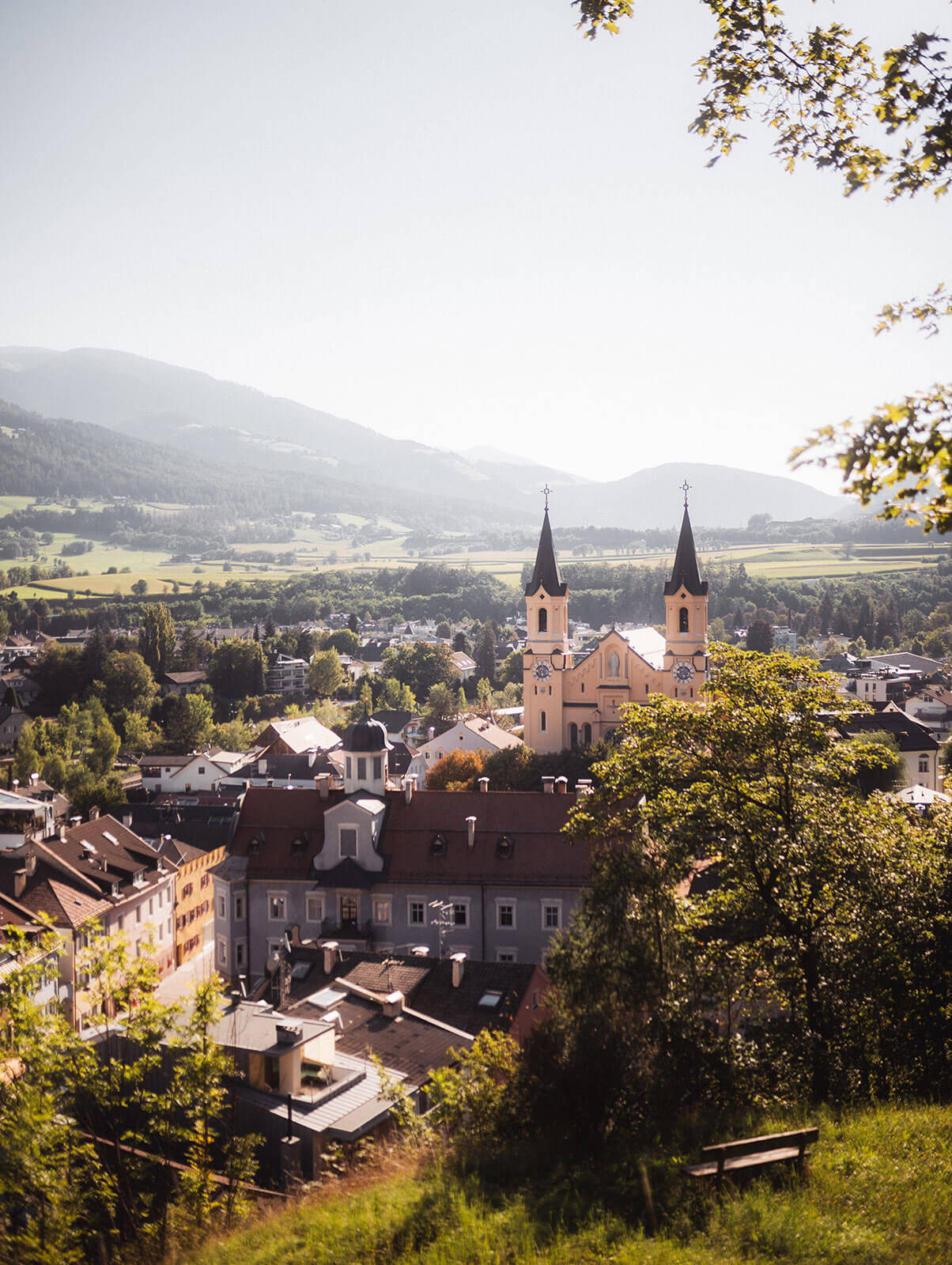 Blick vom Schlossberg auf die Stadt Bruneck - Hotel Majestic